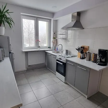 Apartament Walbrzych * ヴァウブジフ