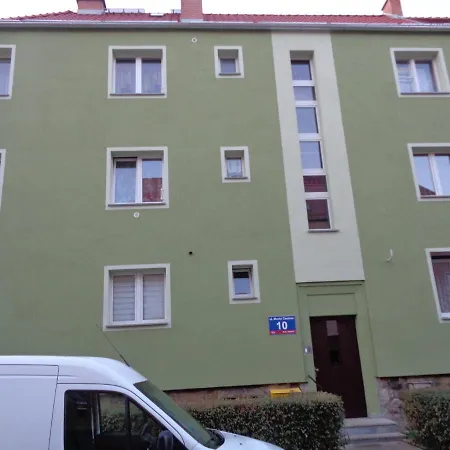 Apartament Walbrzych ヴァウブジフ